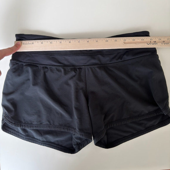 Lululemon Groovy Run Shorts Womens 6 Black 4.5'' Running Zip Pocket Athletic - Picture 8 of 8